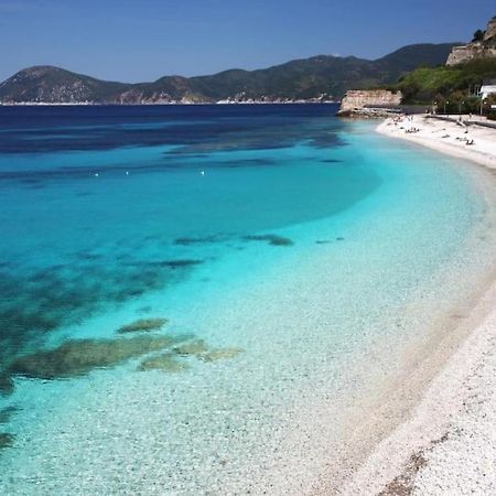 Appartamento Vista Porto Spiaggia Le Ghiaie Portoferraio Exterior foto