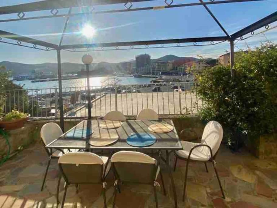 Appartamento Vista Porto Spiaggia Le Ghiaie Portoferraio Exterior foto