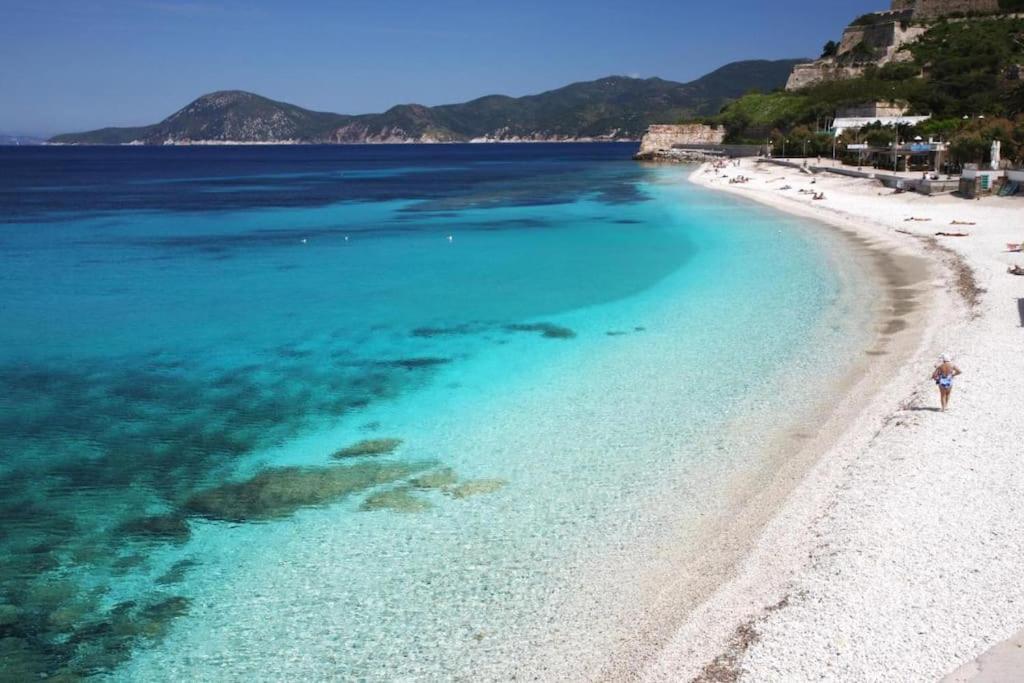 Appartamento Vista Porto Spiaggia Le Ghiaie Portoferraio Exterior foto