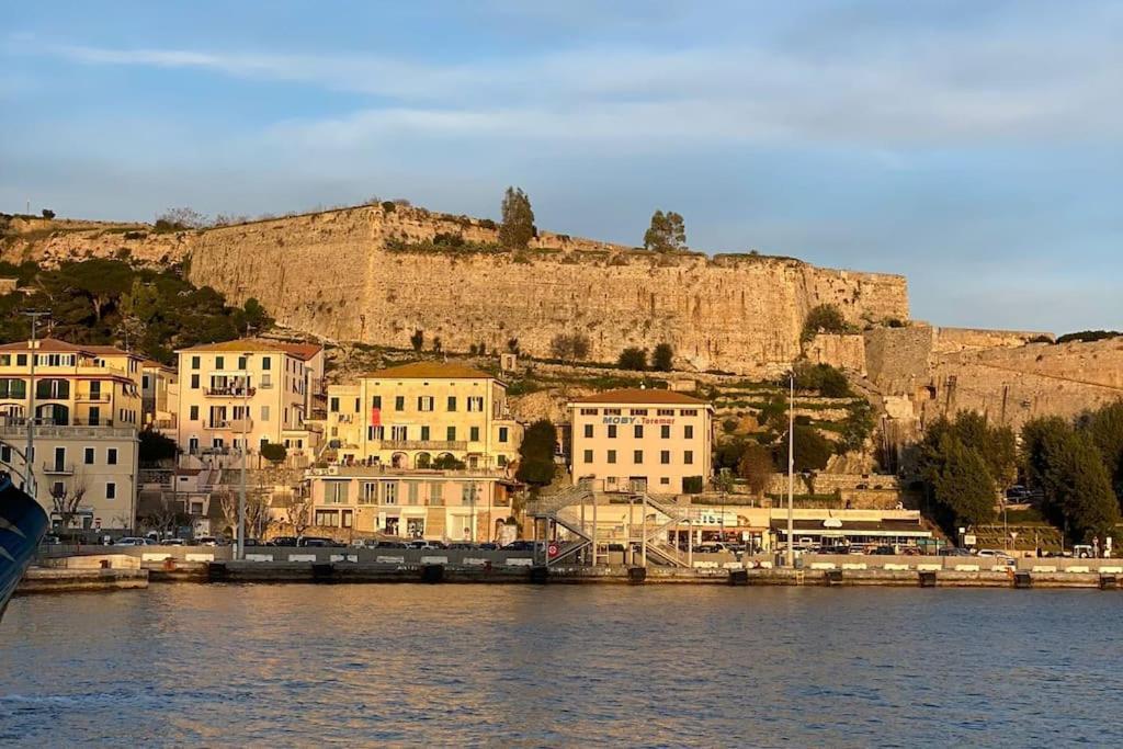 Appartamento Vista Porto Spiaggia Le Ghiaie Portoferraio Exterior foto